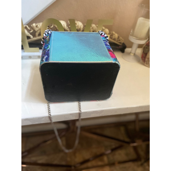 ONE OF A KIND HANDBAG, PURPLE, AND COLORFUL SIDES. - Picture 4 of 8